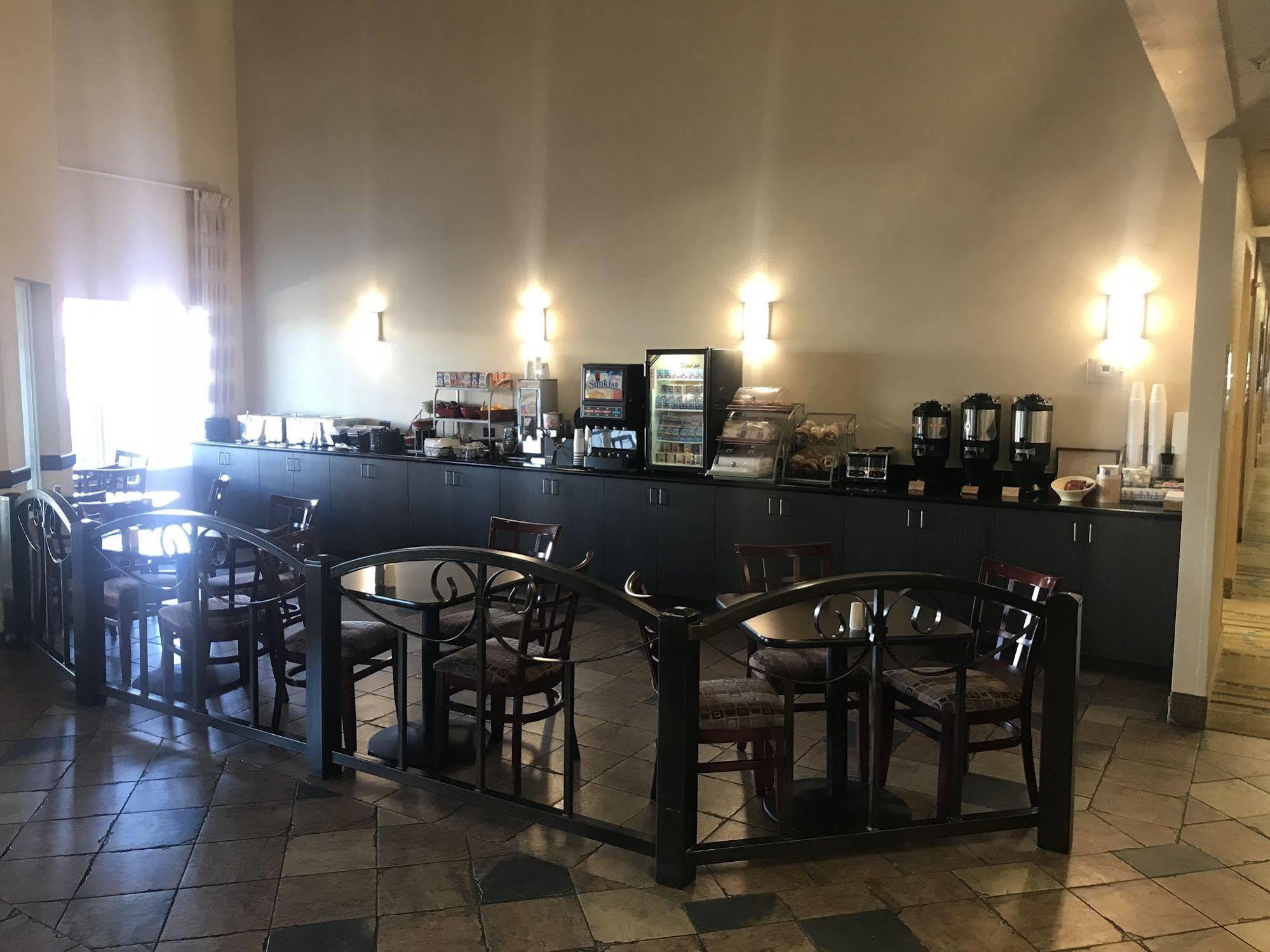 Hawthorn Vegas Hotel 3*